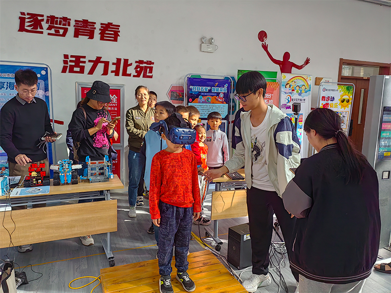 2023年首届潍坊中小学生数字嘉年华活动3.jpg 2023年首届潍坊中小学生数字嘉年华活动3.jpg