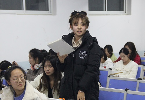 数字媒体系开展“你来我往,唇枪舌战”辩论赛.jpg 数字媒体系开展“你来我往,唇枪舌战”辩论赛.jpg