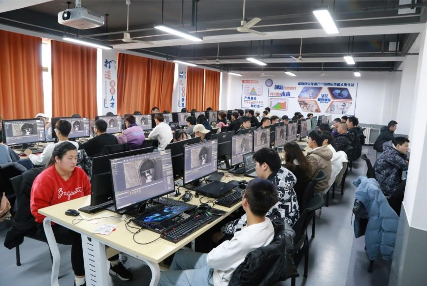VR生产实训中心3.png